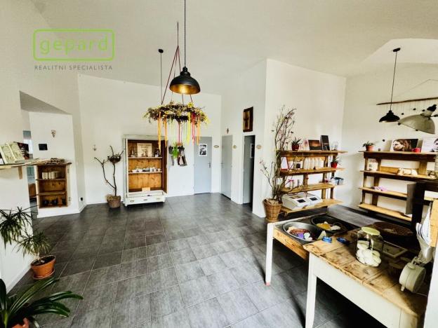 Pronájem obchodního prostoru, Sokolov, Křížová, 106 m2