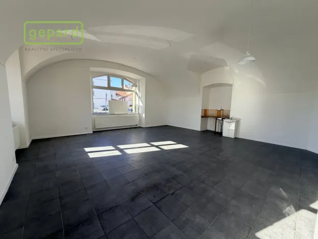 Pronájem obchodního prostoru, Sokolov, Křížová, 106 m2