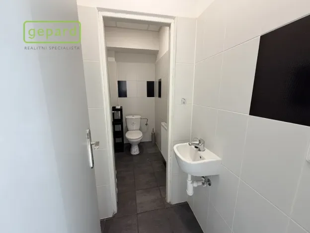 Pronájem obchodního prostoru, Sokolov, Křížová, 106 m2