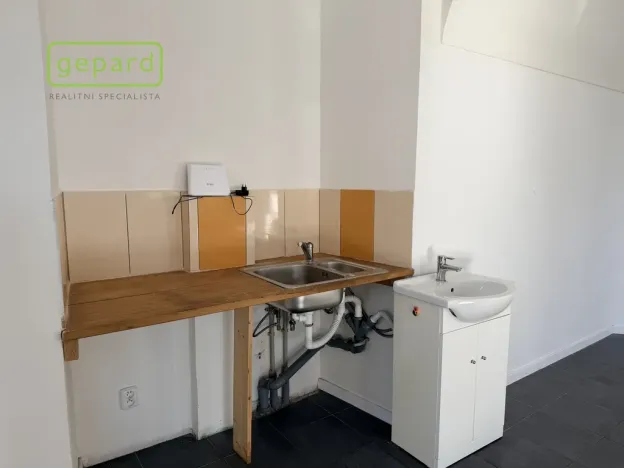 Pronájem obchodního prostoru, Sokolov, Křížová, 106 m2