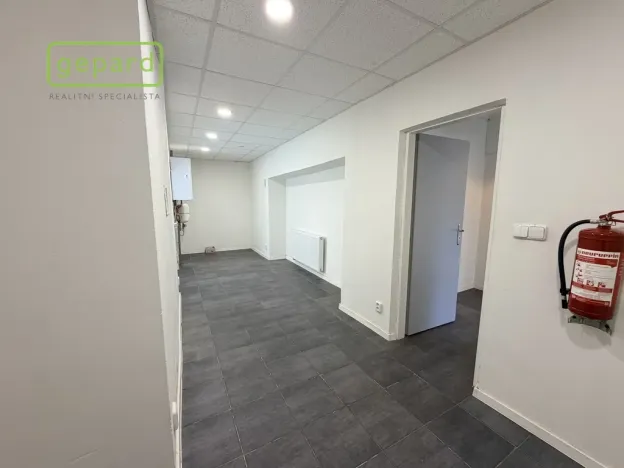 Pronájem obchodního prostoru, Sokolov, Křížová, 106 m2