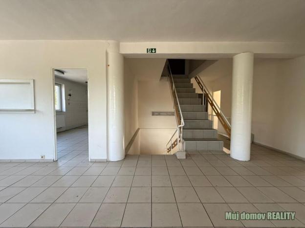Pronájem kanceláře, Praha - Hrdlořezy, Pod Táborem, 340 m2