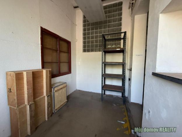 Pronájem kanceláře, Praha - Hrdlořezy, Pod Táborem, 340 m2