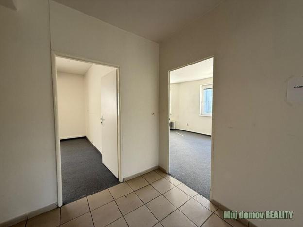 Pronájem kanceláře, Praha - Hrdlořezy, Pod Táborem, 340 m2