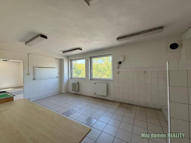 Pronájem kanceláře, Praha - Hrdlořezy, Pod Táborem, 340 m2