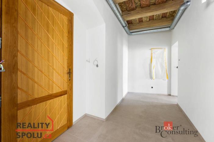 Prodej bytu 1+kk, Jince, Slavíkova, 72 m2