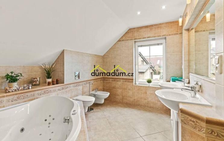 Pronájem rodinného domu, Praha, Liboňovská, 257 m2