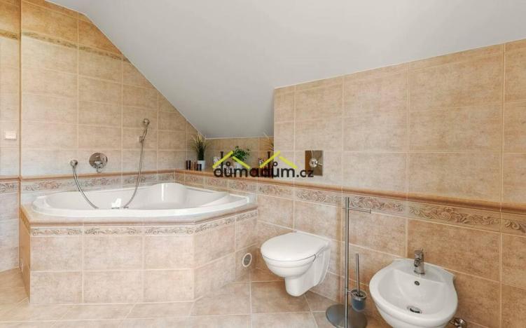 Pronájem rodinného domu, Praha, Liboňovská, 257 m2