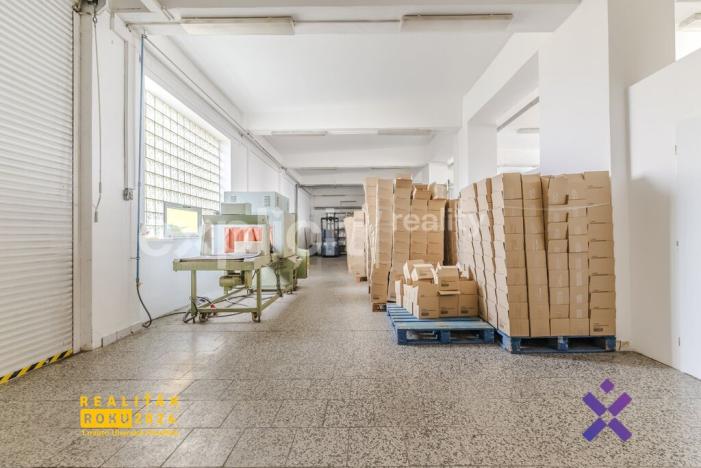 Prodej skladu, Zlín - Malenovice, třída 3. května, 3394 m2