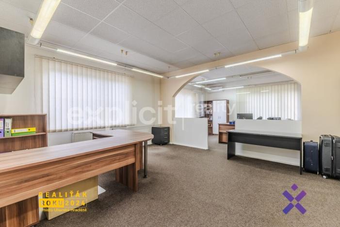 Prodej skladu, Zlín - Malenovice, třída 3. května, 3394 m2