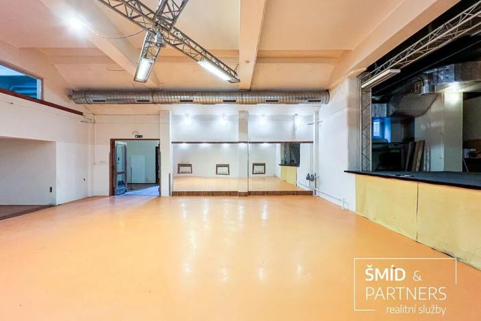 Pronájem komerční nemovitosti, Kolín, Husovo náměstí, 300 m2