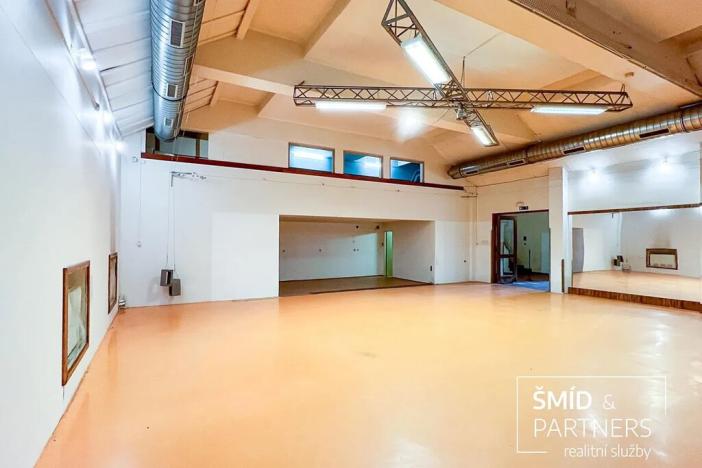 Pronájem komerční nemovitosti, Kolín, Husovo náměstí, 300 m2