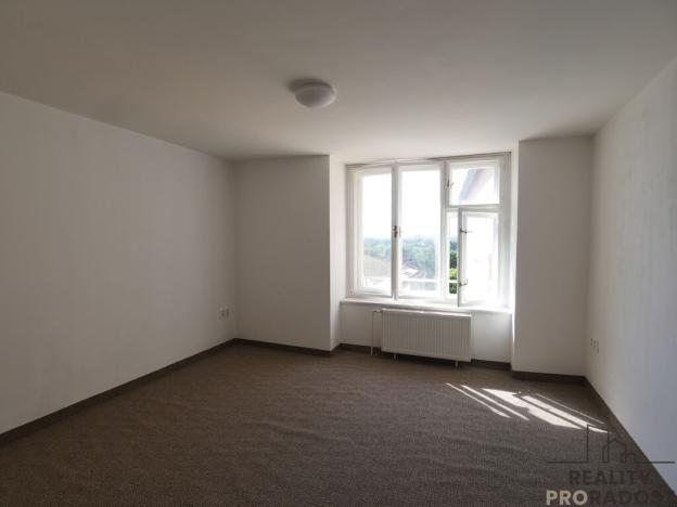 Pronájem bytu 1+kk, Hradec Králové, Malé náměstí, 42 m2