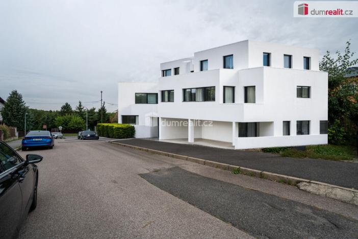 Prodej komerčního pozemku, Praha - Háje, Mirošovská, 665 m2