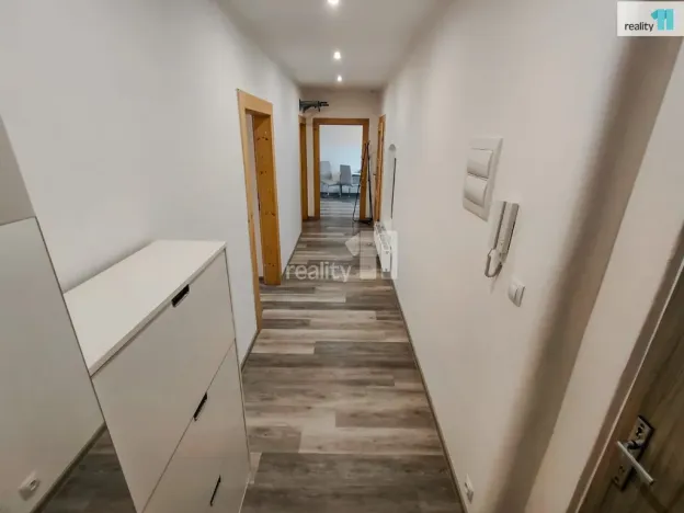 Prodej bytu 2+1, Cheb, Májová, 80 m2