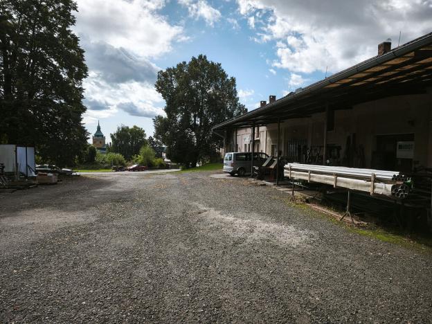 Pronájem skladu, Holovousy