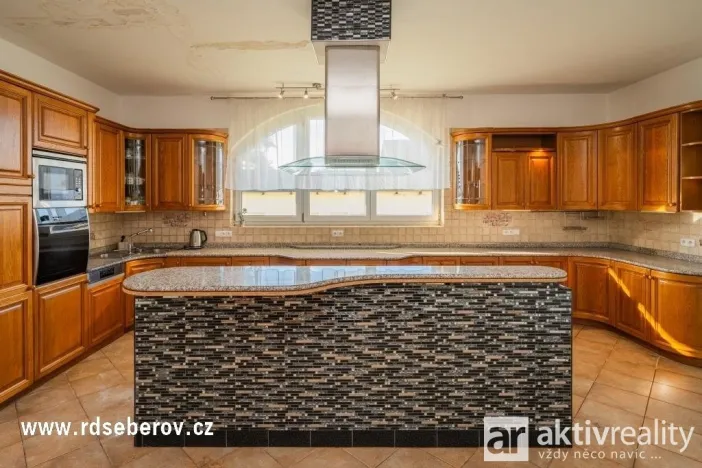 Prodej obchodního prostoru, Praha - Šeberov, K Hrnčířům, 1093 m2