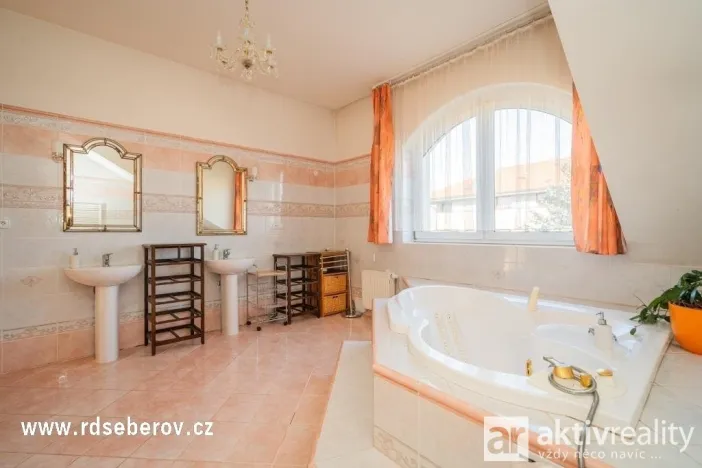 Prodej obchodního prostoru, Praha - Šeberov, K Hrnčířům, 1093 m2