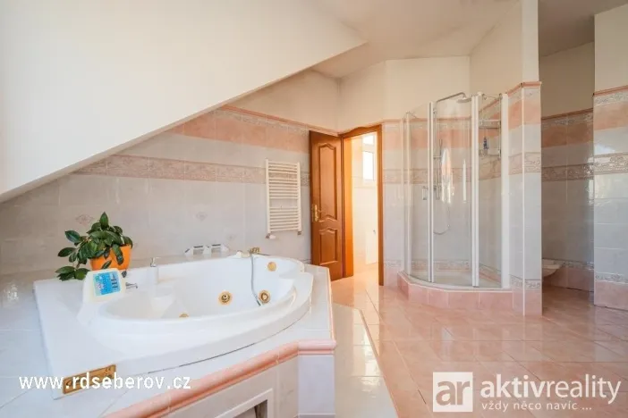 Prodej obchodního prostoru, Praha - Šeberov, K Hrnčířům, 1093 m2