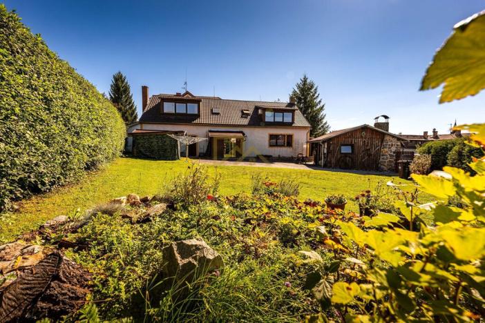 Prodej rodinného domu, Černá v Pošumaví, 210 m2