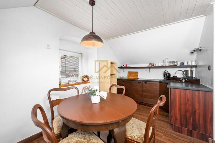 Prodej rodinného domu, Černá v Pošumaví, 210 m2