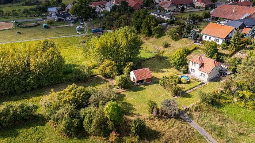 Prodej pozemku pro bydlení, Uhersko, 3765 m2