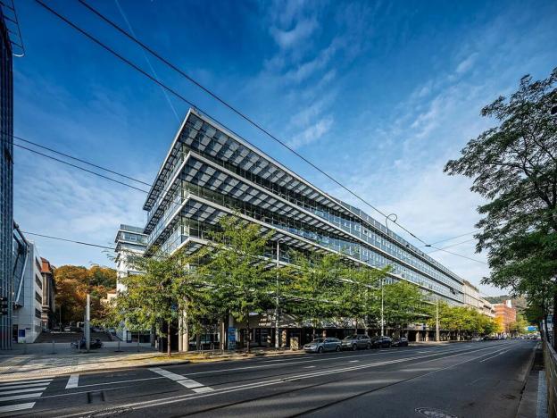 Pronájem kanceláře, Praha - Smíchov, Radlická, 1630 m2