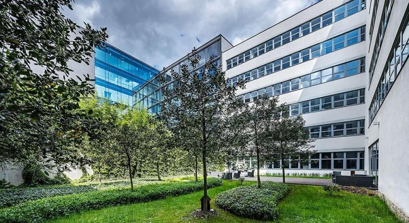 Pronájem kanceláře, Praha - Smíchov, Radlická, 1200 m2