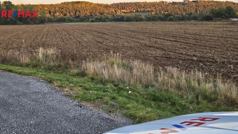 Prodej komerčního pozemku, Roudné, 37224 m2