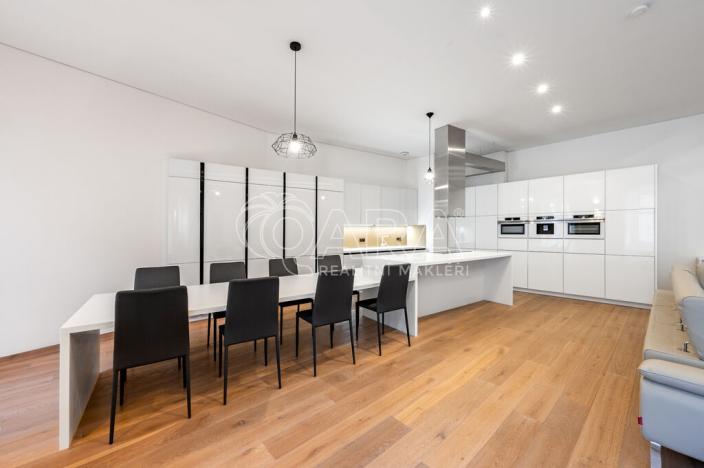 Pronájem bytu 3+kk, Praha, Truhlářská, 186 m2