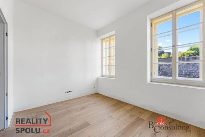 Prodej bytu 2+kk, Jince, Slavíkova, 70 m2