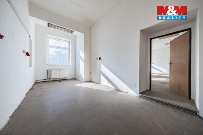 Prodej výrobních prostor, Načeradec, Zámecké náměstí, 1800 m2