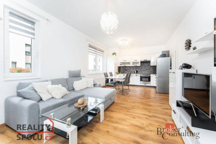 Pronájem bytu 2+kk, Praha - Hloubětín, Saarinenova, 50 m2