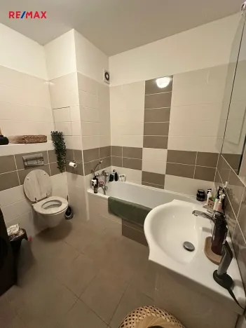 Pronájem bytu 3+kk, Praha - Čakovice, Bermanova, 78 m2