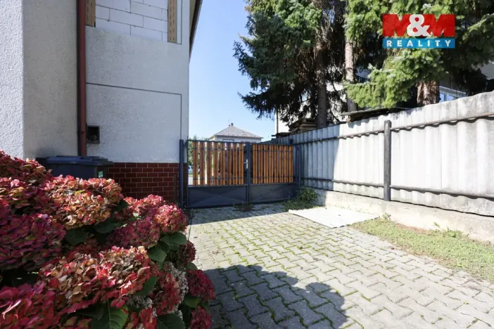 Prodej rodinného domu, Velký Týnec, U nové školy, 310 m2