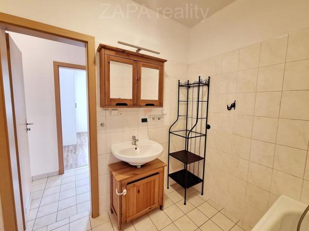 Pronájem bytu 4+kk, Praha - Horní Měcholupy, Padovská, 74 m2