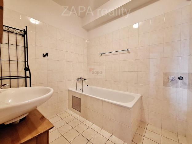 Pronájem bytu 4+kk, Praha - Horní Měcholupy, Padovská, 74 m2