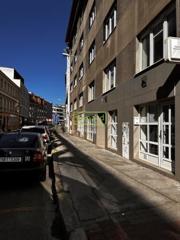 Pronájem bytu 1+1, Brno, Kopečná, 45 m2