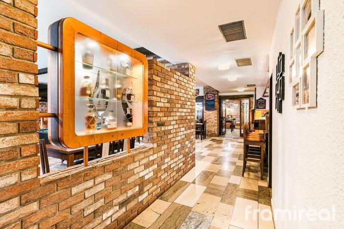 Pronájem restaurace, Brno, Řezáčova, 294 m2