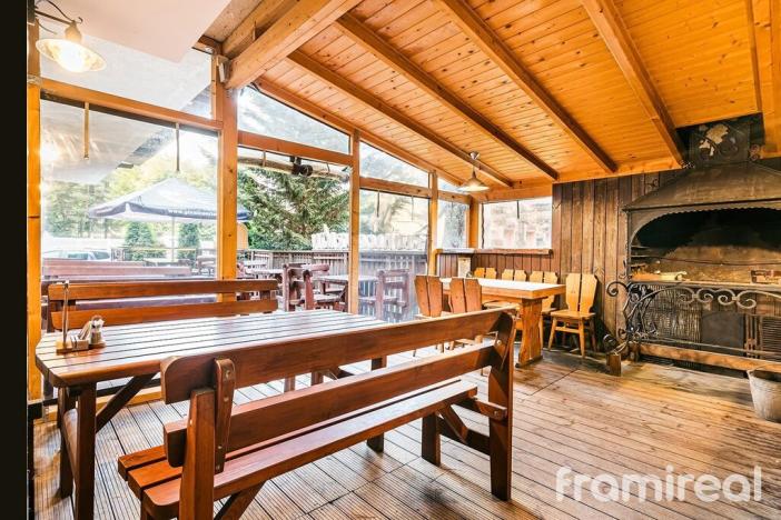 Pronájem restaurace, Brno, Řezáčova, 294 m2