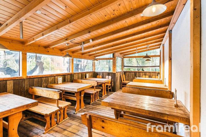 Pronájem restaurace, Brno, Řezáčova, 294 m2