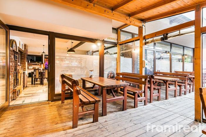 Pronájem restaurace, Brno, Řezáčova, 294 m2