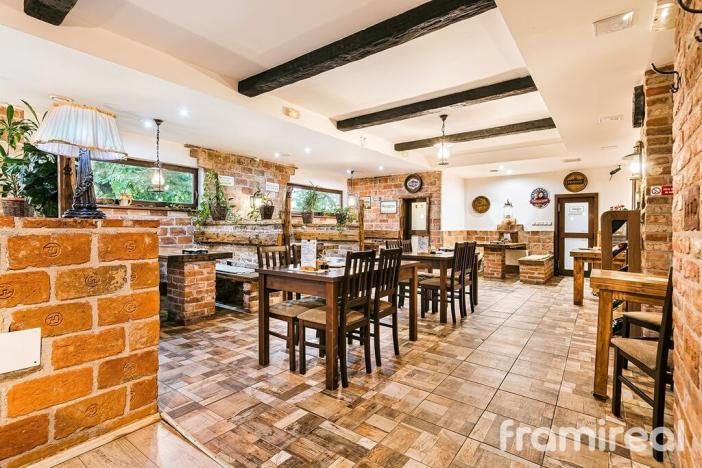 Pronájem restaurace, Brno, Řezáčova, 294 m2