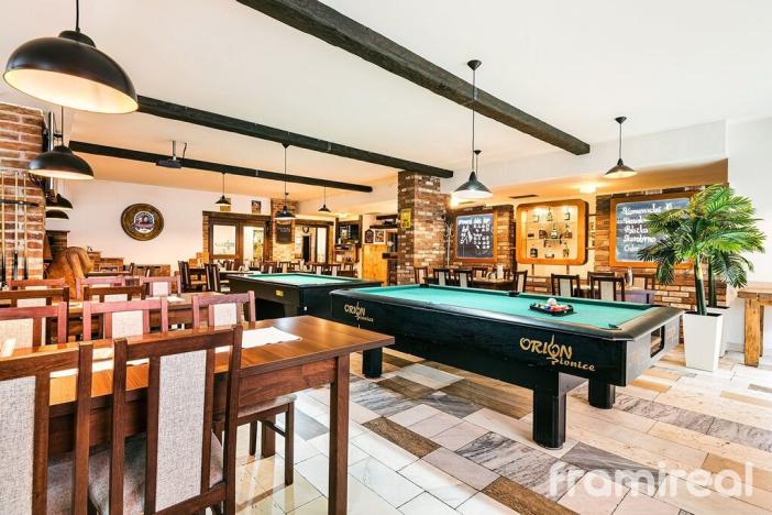 Pronájem restaurace, Brno, Řezáčova, 294 m2