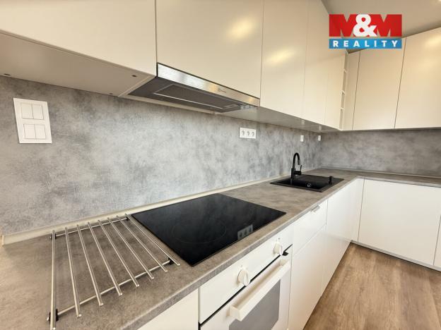 Pronájem bytu 2+kk, Louny, Tyršovo nám., 52 m2
