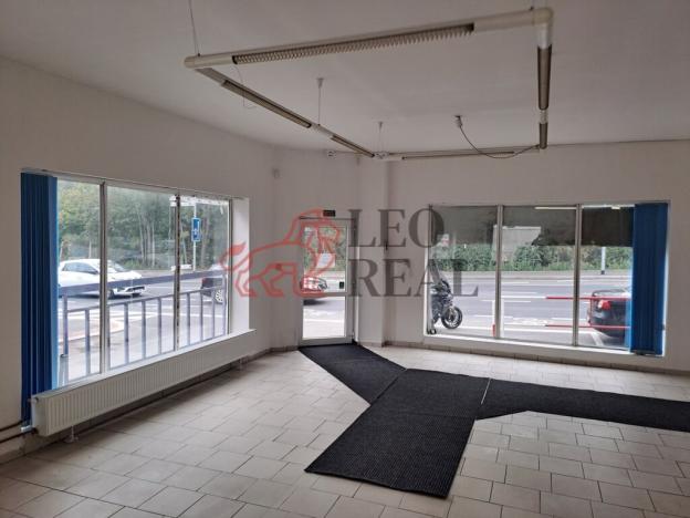 Pronájem obchodního prostoru, Praha - Hrdlořezy, Českobrodská, 300 m2