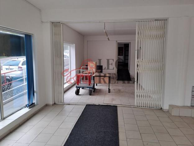 Pronájem obchodního prostoru, Praha - Hrdlořezy, Českobrodská, 300 m2