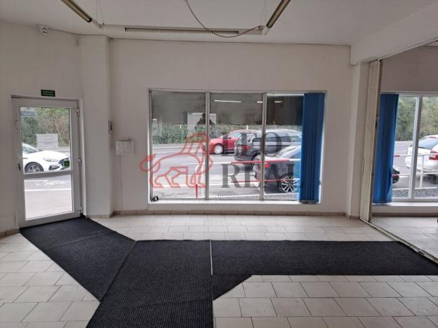 Pronájem obchodního prostoru, Praha - Hrdlořezy, Českobrodská, 300 m2