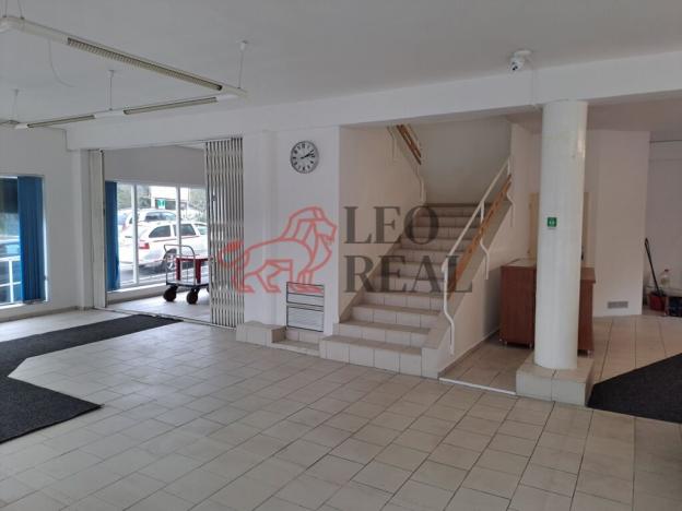 Pronájem obchodního prostoru, Praha - Hrdlořezy, Českobrodská, 300 m2