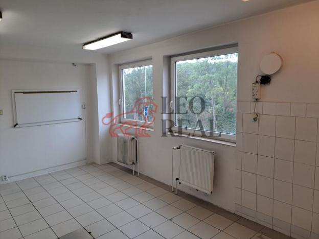 Pronájem obchodního prostoru, Praha - Hrdlořezy, Českobrodská, 300 m2